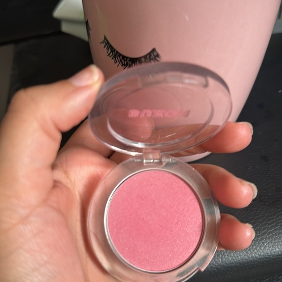 Buxom wanderlust primer infused blush - Picture 3 of 3